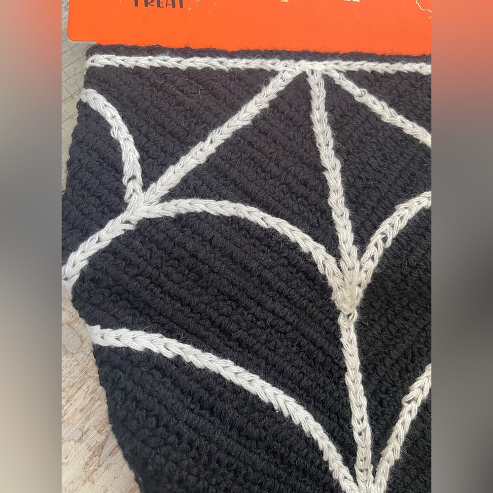 NWT Piper K Crochet Spider Web Halloween Head Bandana - Picture 3 of 6